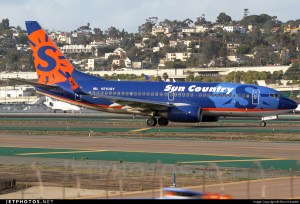 737 at Lindbergh Field